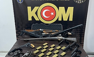 Antalya'da 1 haftada milyonlarca kaçak ürün ele geçirildi, 5 şahıs tutuklandı