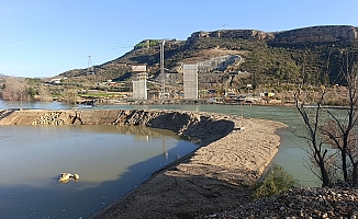 Manavgat Irmağı taştı, Antalya-Alanya otoban şantiyesi sular altında kaldı