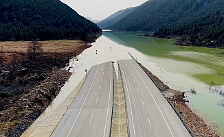  Yağmur ve sel sularının kapattığı Antalya-Konya Kara yolunda sular henüz çekilmedi