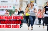7 santimlik topuklarla koştular