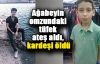 Ağabeyin omzundaki tüfek ateş aldı, kardeşi öldü