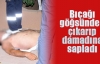 Bıçağı göğsünden çıkarıp damadına sapladı