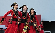 Alanya'da 2'ncisi düzenlenen Uluslararası Halk Dansları ve Müzik Festivali'ne yoğun ilgi