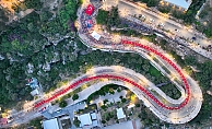 Antalya'da 400 metrelik dev Türk bayrağı ile 'Fener Alayı' düzenlendi