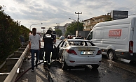 Serik'te seyir halindeki otomobil alev alev yandı