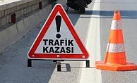 Antalya’da kontrolden çıkan minibüs devrildi!
