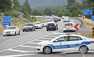 Tatilcilerin dönüş yolunda trafik yoğunluğu