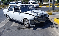 Tofaş otomobille çarpışan motosikletli ağır yaralandı