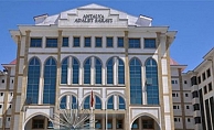 Antalya'da rüşvet soruşturmasında gözaltına alınan şüphelilerden 5'i adliyede