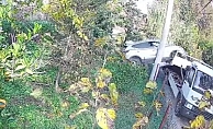 Çekiciye yüklenirken geri viteste unutulan araç rampadan uçtu: 2 yaralı