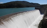 Alakır Barajı 3 yıl aradan sonra doldu taştı, üretici bayram etti