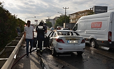 Serik'te seyir halindeki otomobil alev alev yandı