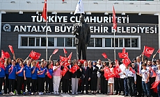 Büyükşehir Belediyesi'nde 19 Mayıs coşkusu törenle başladı