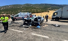 Isparta'da 2 otomobil çarpıştı: 1 ölü, 9 yaralı