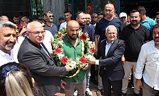 Kırkpınar Başpehlivanı Orhan Okulu baba ocağında coşku ile karşılandı