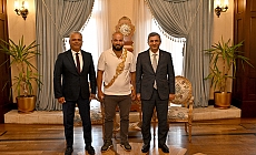  Vali Şahin, Kırkpınar başpehlivanını ağırladı