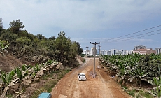Alanya'da yol genişletildi, elektrik direği yolun ortasında kaldı
