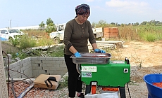Antalya Büyükşehir Belediyesinden üreticiye makine desteği