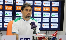 İlhan Palut: "Çok gol kaçırıyoruz maalesef"