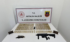 Antalya’da bir depoda suikast silahı ele geçirildi