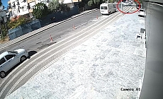 ‘Dur' levhasına rağmen durmayan motorlu bisiklet otomobile çarptı: 1 yaralı