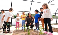 Doğa Çocuk Enstitüsü'nde hem öğreniyor hem de eğleniyorlar