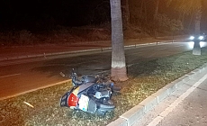 Direğe çarpan motosiklet sürücüsü hastanede öldü