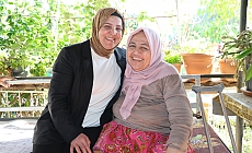 Emine Yıldırım'dan hasta ve yaşlı ziyaretleri