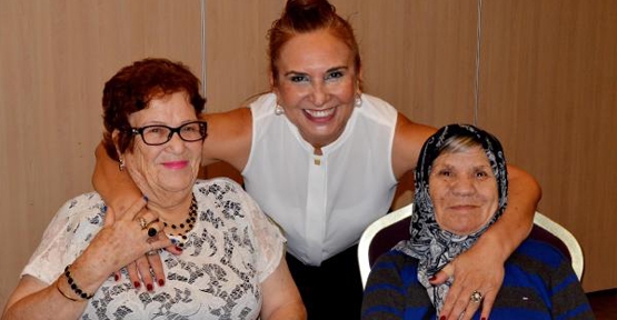 Yaşlılar doyasıya eğlendi