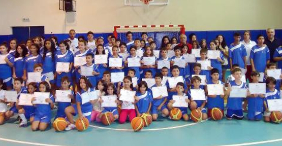 Yaz spor okulu öğrencilerine sertifika